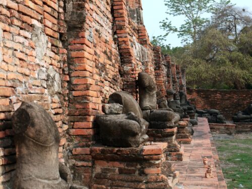 ビルマ軍に壊された仏像