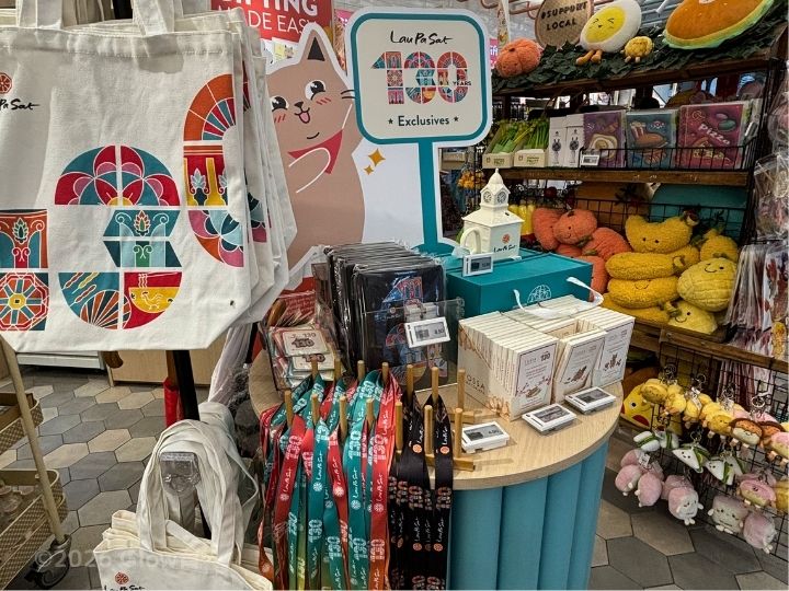 ラオパサ130周年の記念グッズ