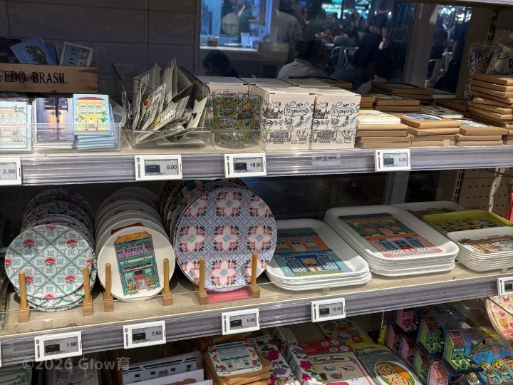 フードフォークスにあるシンガポール雑貨屋のグッズ
